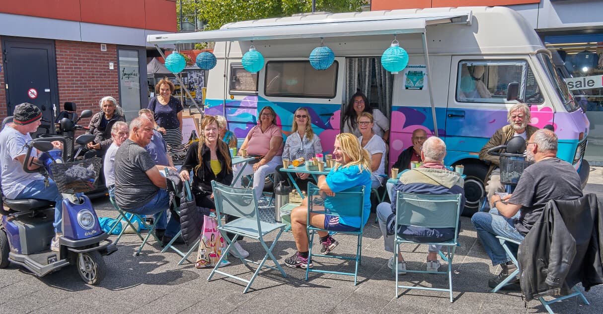 Knussebus in Winkelcentrum Buytenwegh